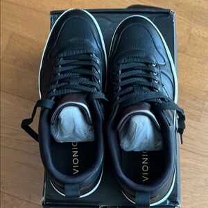 Vionic Women’s Black Sneakers